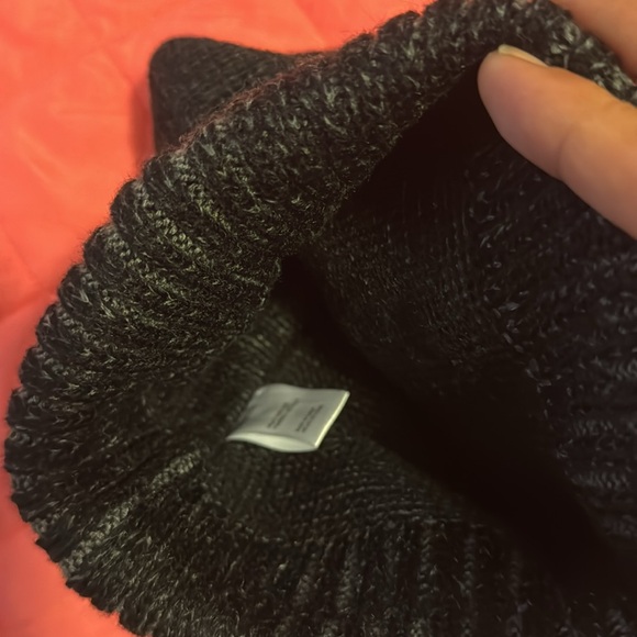 Winter Essentials Black Beanie OS Mens NWT - Picture 3 of 4